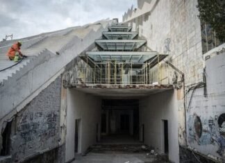 New York Times: Piramida e diktaturës, basti i së ardhmes së Shqipërisë