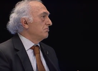 Thikën Amerikës dhe loton “me dashuri” njëkohësisht