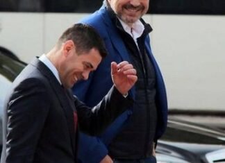 Ja lidhjet e Ahmetajt me Metën, Krγemadhin, ShkëΙzen Berishën dhe biznesmenë të njohur