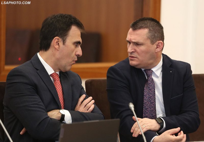 -800-0-5bf3e153e4416950bbd8d660a1f15274