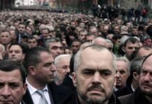 700 mijëshët e vjetër, milionat e rinj dhe populli që fle