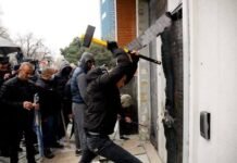 8 janari, dita kur dhuna e zhveshi opozitën nga morali politik