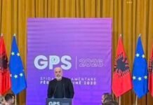 Ky gënjen pa iu dridhë qerpiku