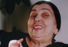 Violeta Manushi, rrugëtimi sfidues i vajzës korçare nga Olimbia e Karnavaleve te Teto Rita e “Pallati 176” e Teto Ollga e “Zanja nga Qyteti”